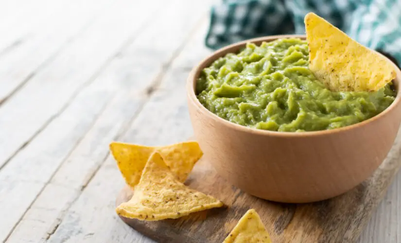 Receita de Guacamole com Abacate Maduro e Toque Picante!