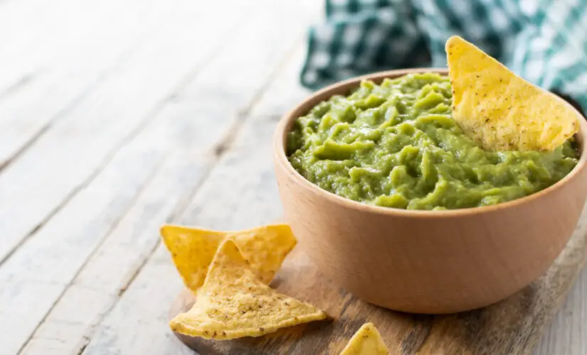 Receita de Guacamole com Abacate Maduro e Toque Picante!