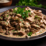 Receita de Strogonoff de Carne Cremoso e Fácil!!