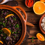 Receita de Feijoada para Reunir Família e Amigos!