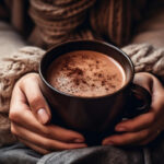 Receita de Chocolate Quente Caseiro para Dias Frios!