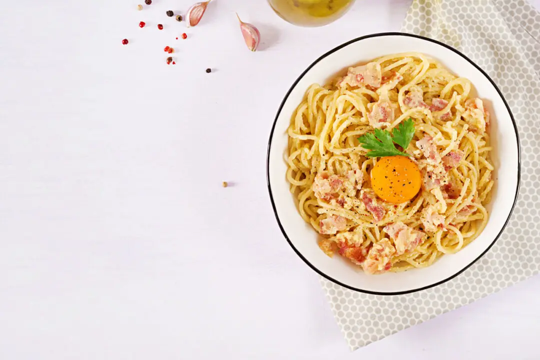 Como Fazer Carbonara Autêntico com Poucos Ingredientes!
