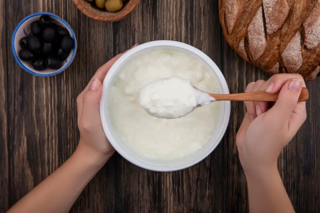 Como Fazer Iogurte Natural com Apenas 2 Ingredientes!