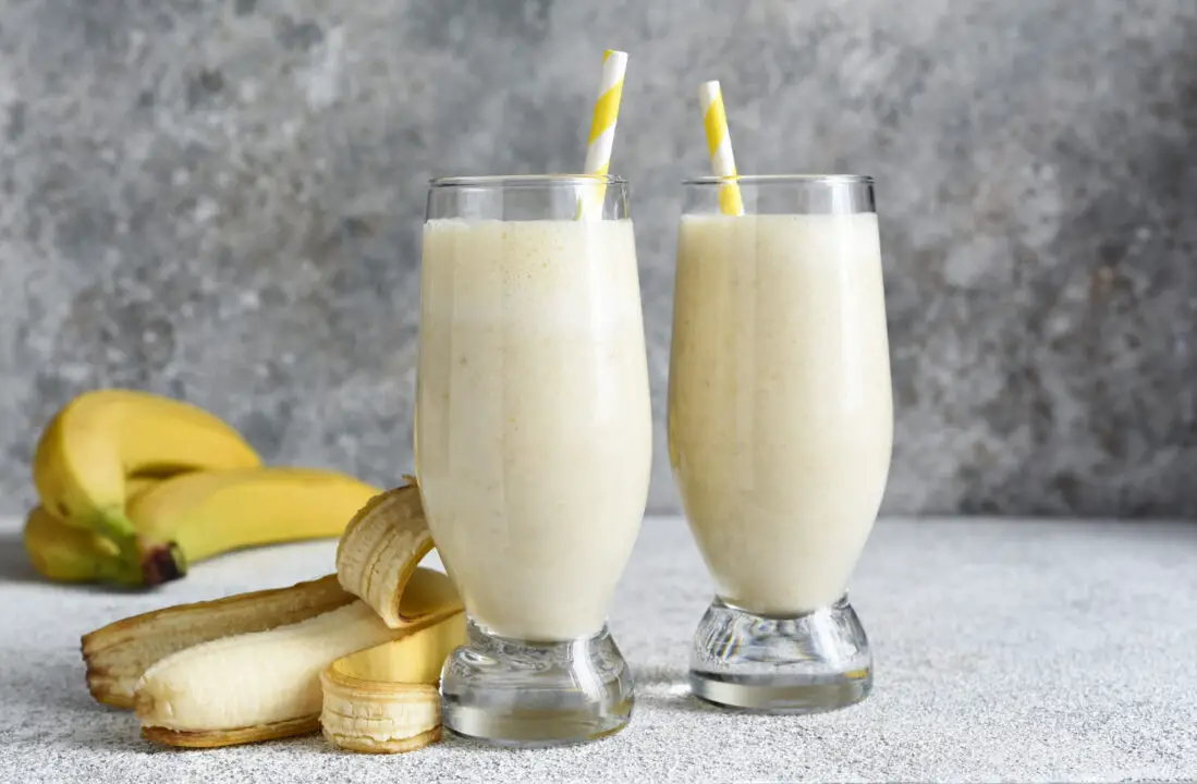 Como Fazer Vitamina de Banana Cremosa e Natural!!