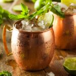 Refrescância Ártica: Moscow Mules Gelados com Cerveja de Gengibre e Vodca