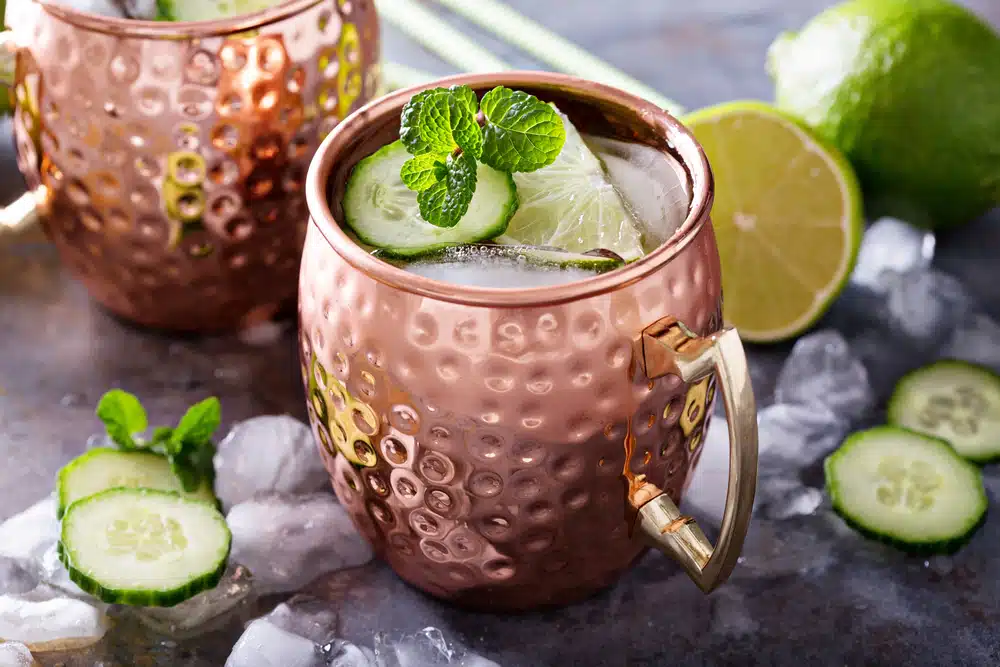 Frescura com Estilo Desfrute do Moscow Mule, o Clássico Refrescante