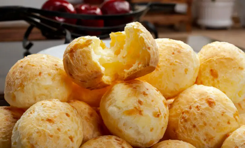 Pão de Queijo uma Receita Mineira Tradicional Fofinha e Irresistível