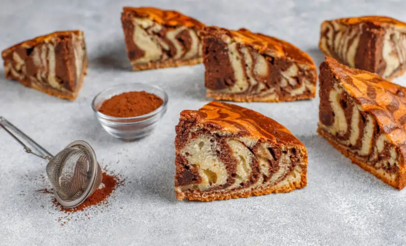 Bolo de Liquidificador Mesclado uma Receita Rápida Fofinha e Cheia de Sabor