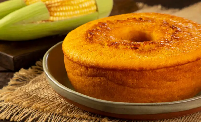 Bolo de Milho Cremoso de Lata uma Receita Rápida Econômica e Perfeita para o Café