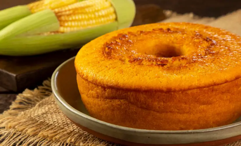 Bolo de Milho Cremoso de Lata uma Receita Rápida Econômica e Perfeita para o Café