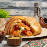 Torta de Salsicha com Massa Fofinha e Recheio Cremoso