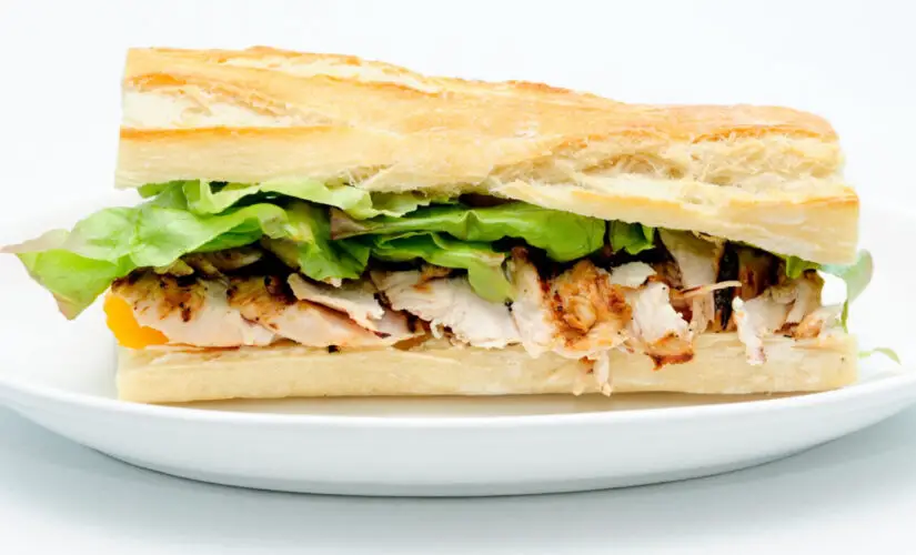Sanduíche Natural de Frango uma Receita Leve Saudável e Perfeita para Lanches Rápidos ou Marmitas Refrescantes