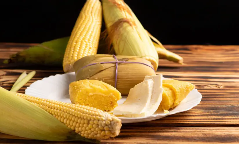 Pamonha doce cremosa tradicional e perfeita para festas juninas