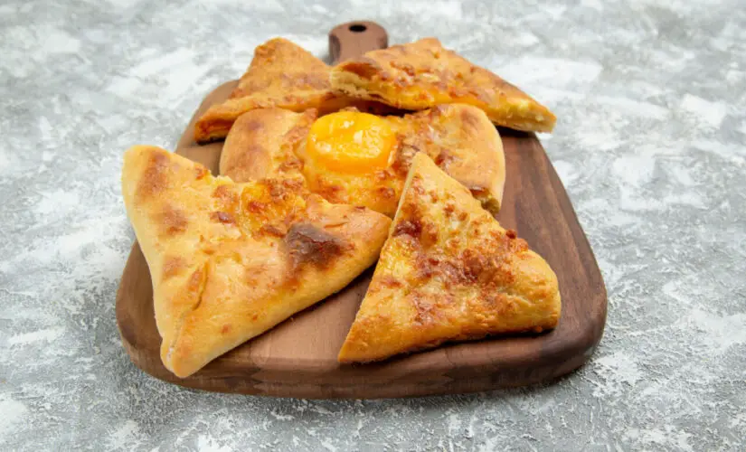 Esfirras caseiras fofinhas recheadas e perfeitas para lanches ou vendas