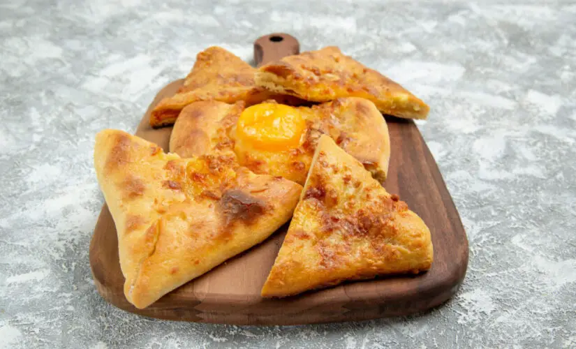 Esfirras caseiras fofinhas recheadas e perfeitas para lanches ou vendas