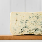 Como fazer queijo gorgonzola artesanal com sabor marcante e textura cremosa