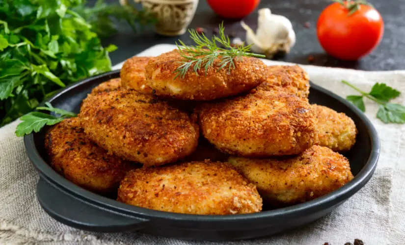 Nuggets caseiro na airfryer crocante por fora e macio por dentro