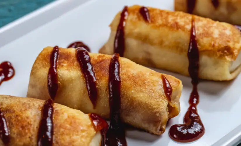 Cartola comida nordestina clássica com banana, queijo e açúcar