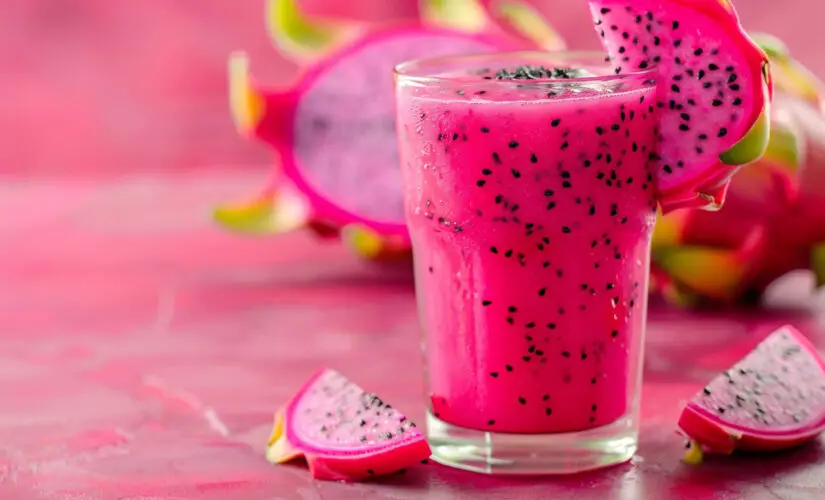 Suco de pitaya refrescante, nutritivo e cheio de cor