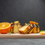 Bolo de laranja com casca fofinho, aromático e cheio de sabor natural