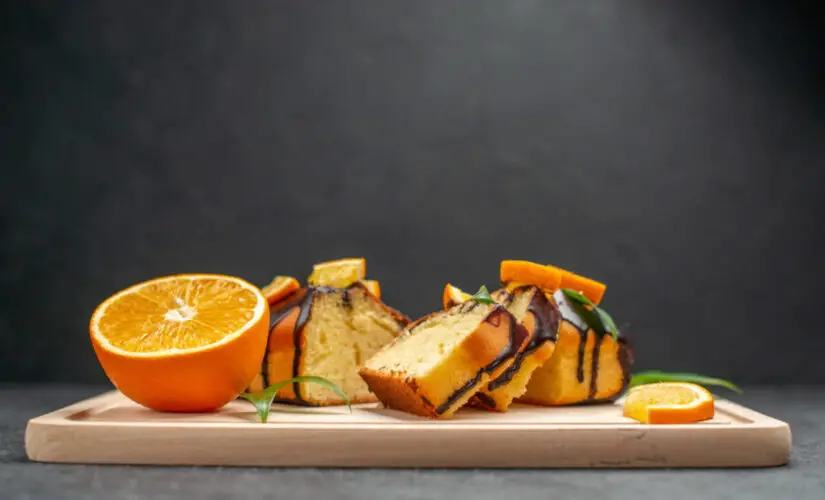 Bolo de laranja com casca fofinho, aromático e cheio de sabor natural