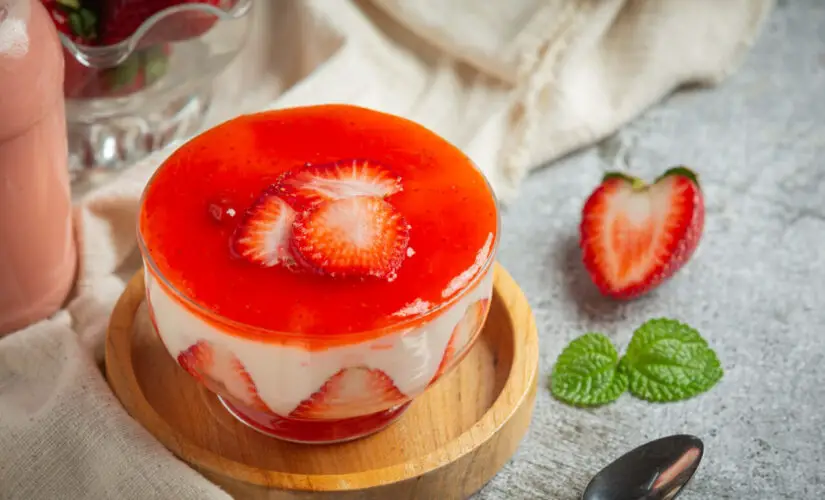 Panacota cremosa que transforma poucos ingredientes em uma sobremesa sofisticada