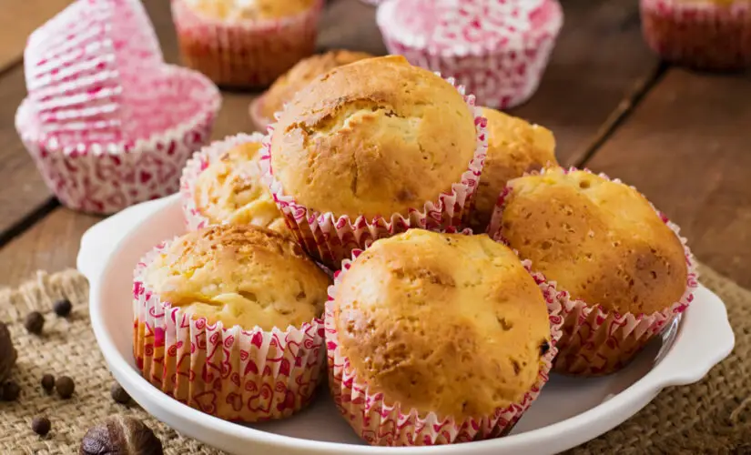 Bolinho de leite condensado que lembra os lanches da tarde na casa da vó