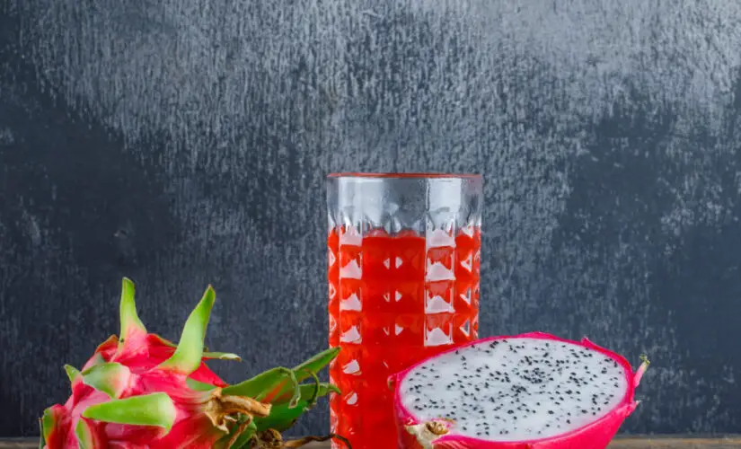 Suco de pitaya refrescante, nutritivo e com cor que encanta