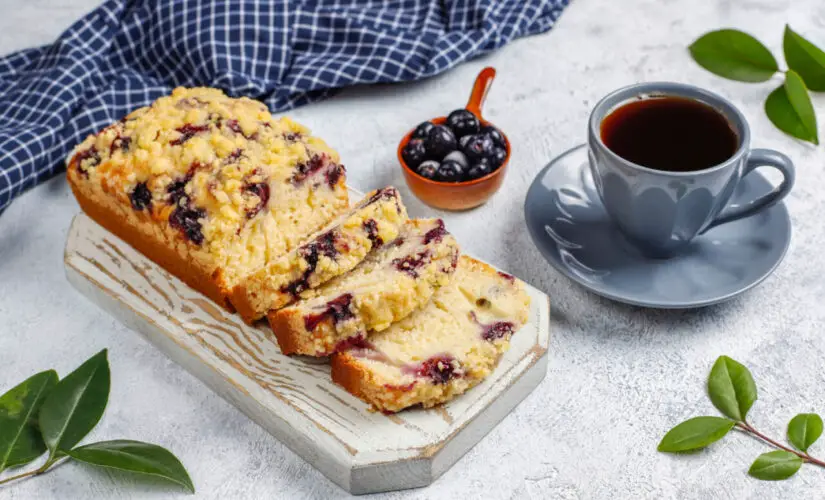 Bolo de formiguinha fofinho, simples e com gostinho de infância