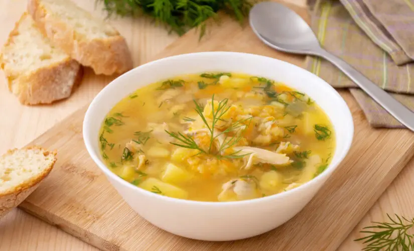 Caldo de ovo com sabor de cuidado e aconchego