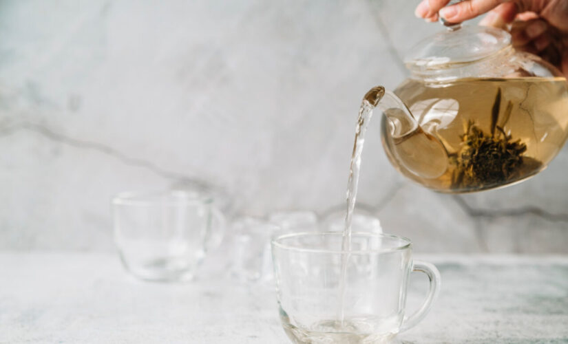 Chá para acalmar criança com ingredientes naturais, seguros e cheios de carinho