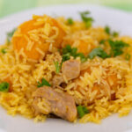 Canja de galinha com arroz caseira, reconfortante e perfeita para cuidar de quem você ama