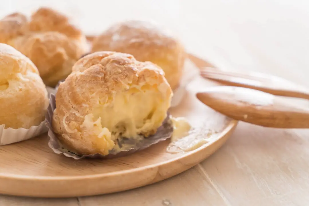 Bolinho de leite condensado que lembra os lanches da tarde na casa da vó