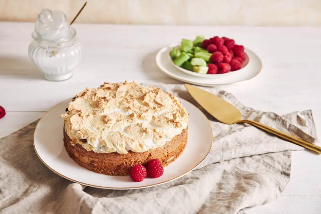 Bolo de baunilha da vovó com sabor clássico e massa fofinha