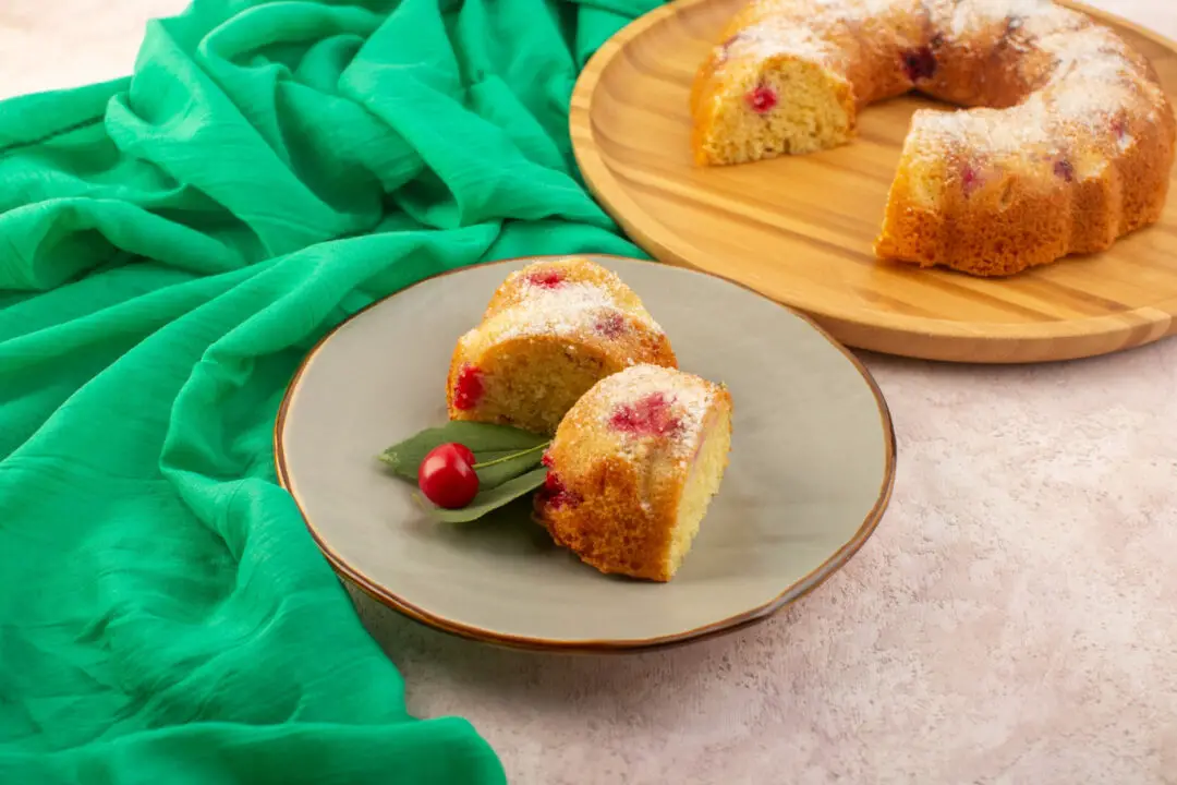 Bolo de fubá fofinho da vovó que aquece o coração e a cozinha