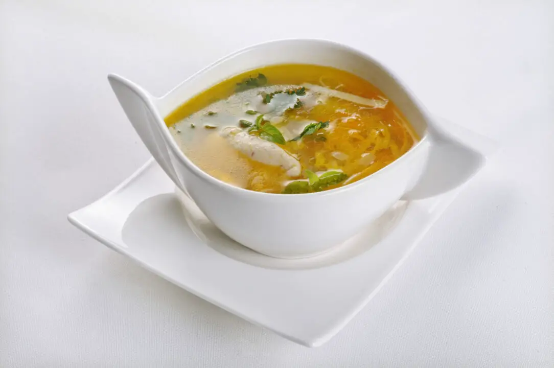 Caldo de ovo com sabor de cuidado e aconchego