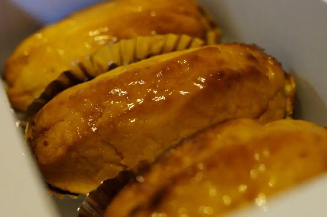 Cartola comida nordestina clássica com banana, queijo e açúcar
