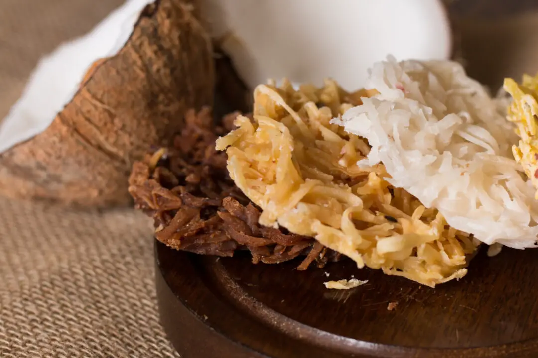 Cocada de côco fresco igual à da feira, com gosto de infância e textura perfeita