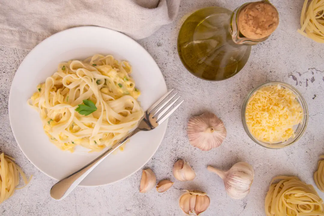 Macarrão Alho e Óleo uma Receita Rápida Econômica e Perfeita para Qualquer Refeição