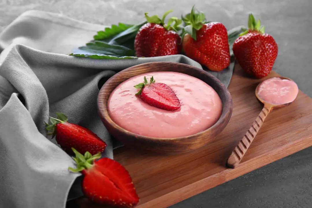 Mousse de Morango uma Receita Leve Refrescante e Muito Fácil de Fazer