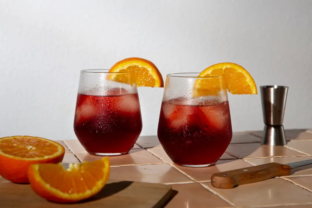 Negroni clássico com sabor marcante e sofisticação que transforma qualquer gole em experiência