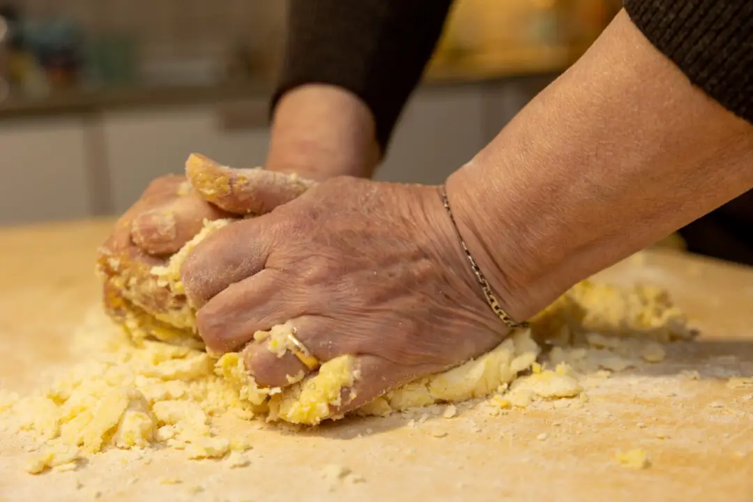 Receita de Massa de Pastelão para Rechear com o que Quiser!