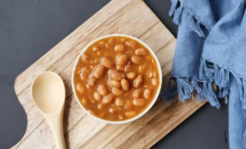 Como fazer feijão sem panela de pressão com sabor caseiro e paciência da vovó