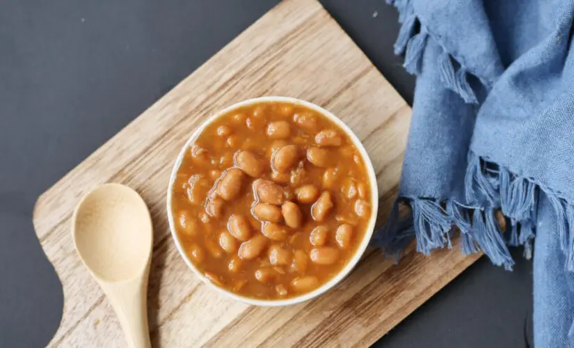 Como fazer feijão sem panela de pressão com sabor caseiro e paciência da vovó