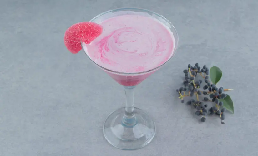 Batida de vinho cremosa, doce e geladinha com sabor de festa e encontros entre amigos