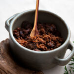 Brownie de caneca que fica pronto em minutos e traz o sabor intenso do chocolate