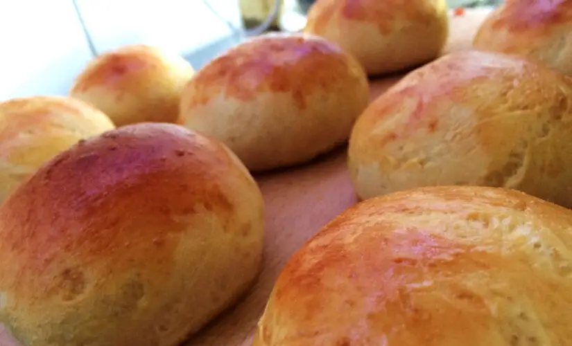 Pão de batata doce fofinho, nutritivo e com gostinho de comida feita em casa