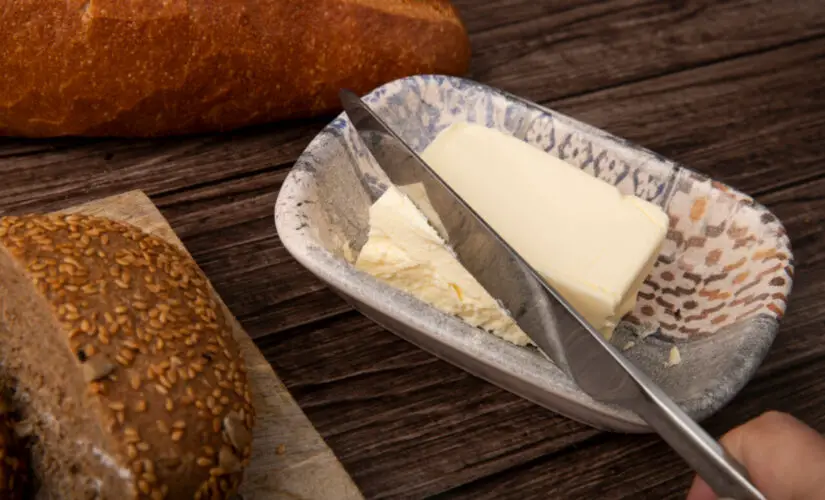 Como fazer manteiga com nata em casa com sabor de roça