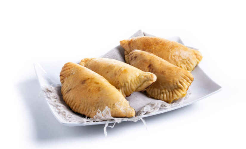 Como fazer pastelão de carne que lembra lanche de feira e domingo em família