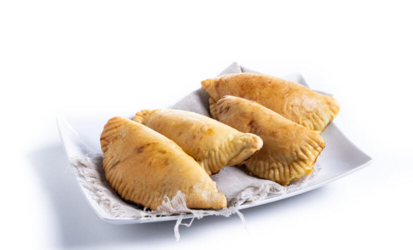 Como fazer pastelão de carne que lembra lanche de feira e domingo em família